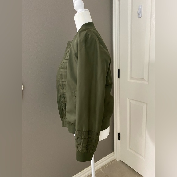 Green Jacket - Picture 3 of 4